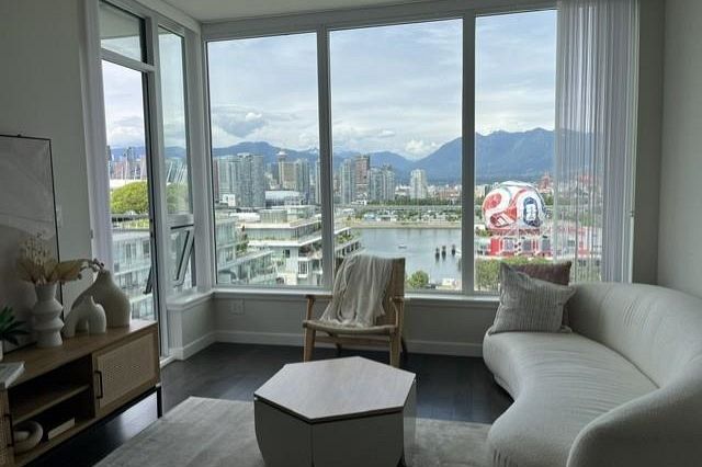 1606 1708 Ontario Street Vancouver, BC - 2