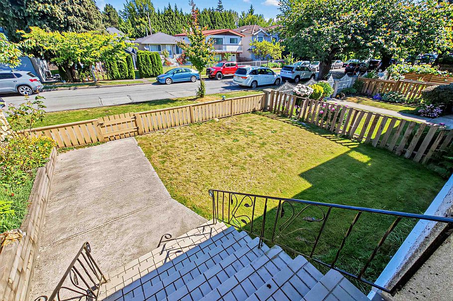 2514 E 27th Avenue Vancouver, BC - 22