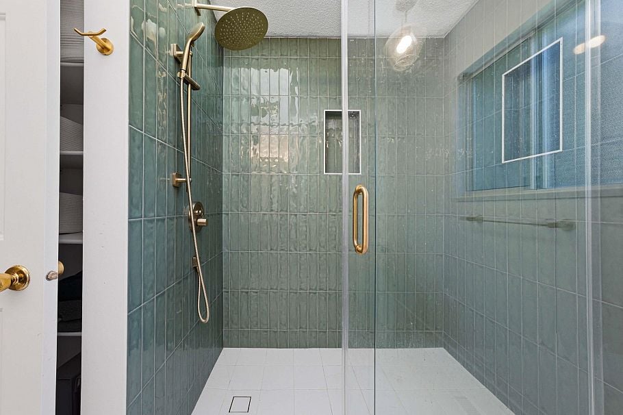 4150 Best Court North Vancouver, BC - 24