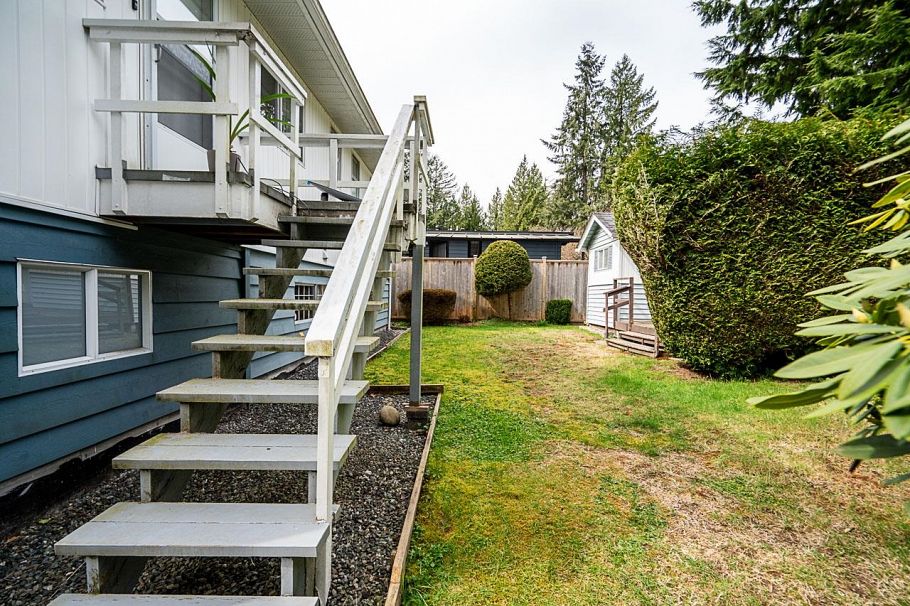 1634 Ross Road North Vancouver, BC - 28