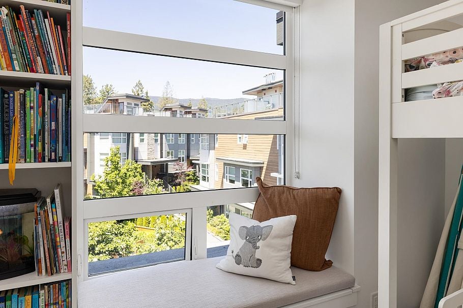 215 2060 Curling Road North Vancouver, BC - 26