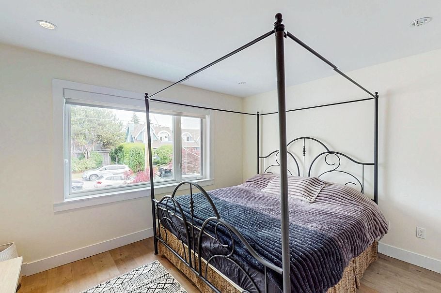 2553 Western Avenue North Vancouver, BC - 37