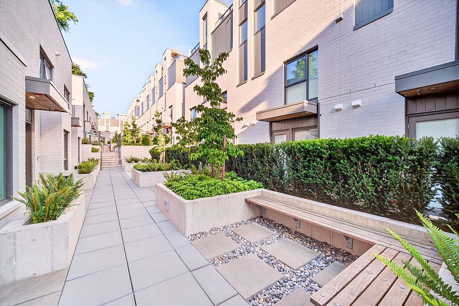 675 W 30th Avenue Vancouver, BC - 29