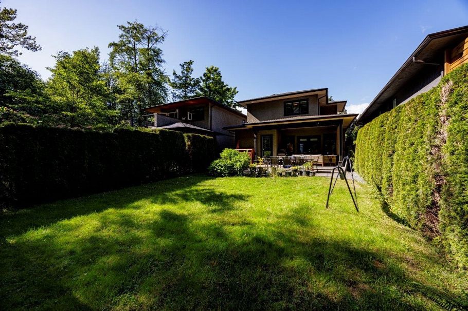 1426 Draycott Road North Vancouver, BC - 19