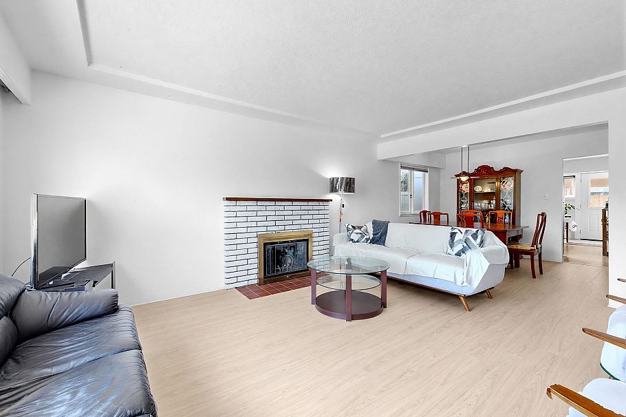 2514 E 27th Avenue Vancouver, BC - 4