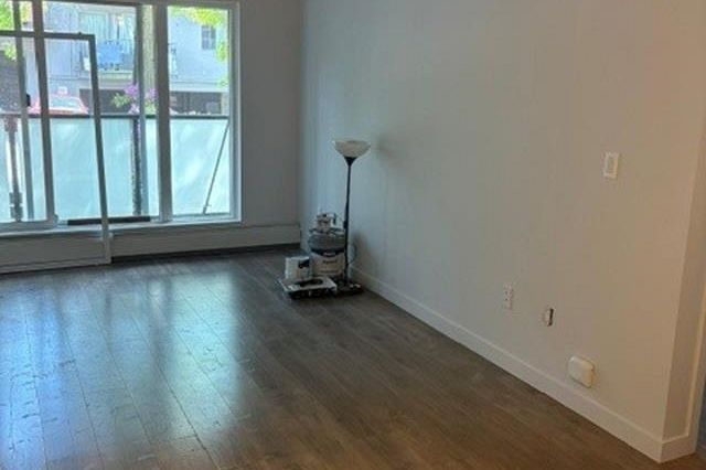 205 2328 Oxford Street Vancouver, BC - 2