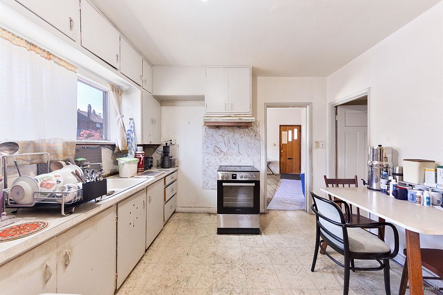 824 Semlin Drive Vancouver, BC - 7