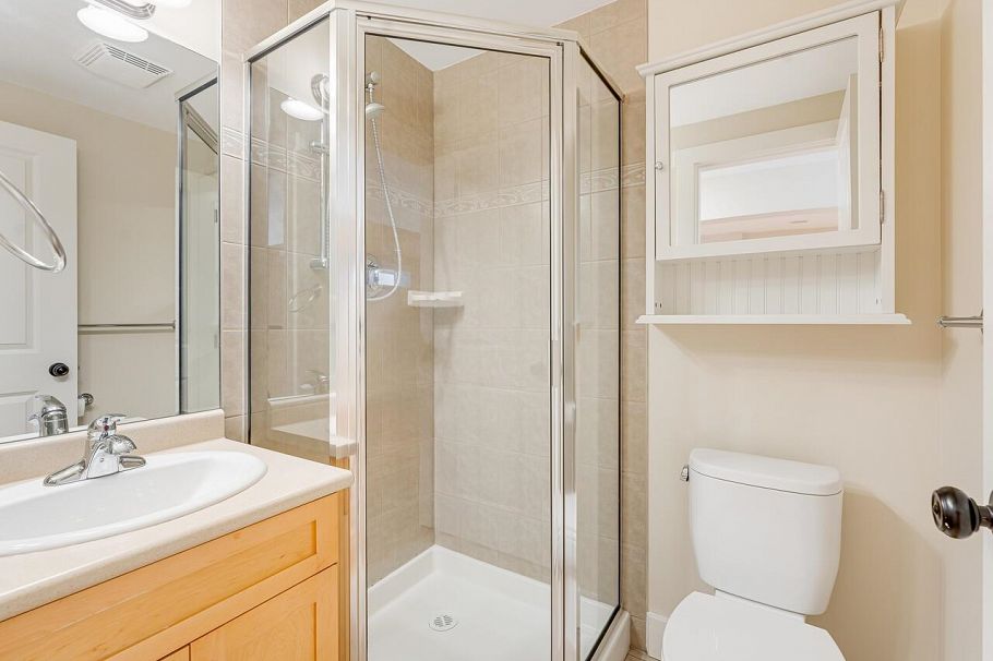2144 E 4th Avenue Vancouver, BC - 17