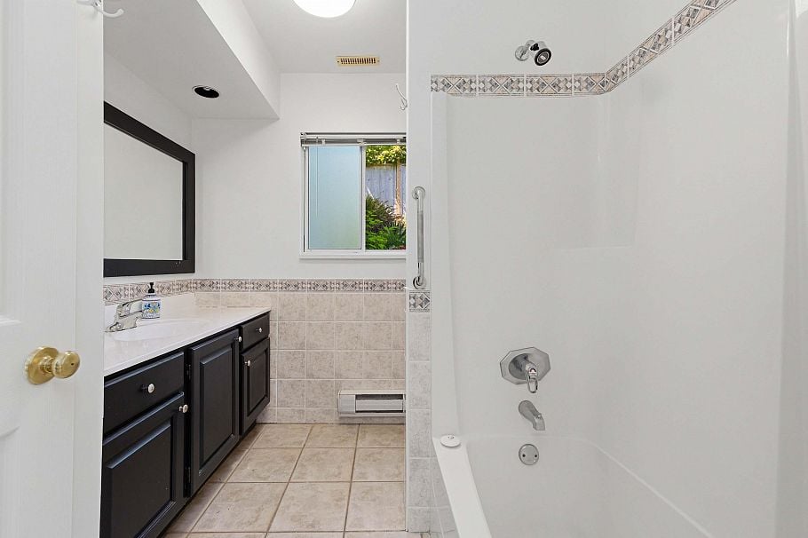 4150 Best Court North Vancouver, BC - 34