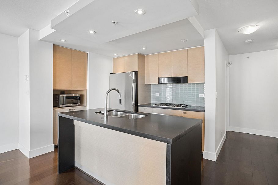 403 1530 W 8th Avenue Vancouver, BC - 6