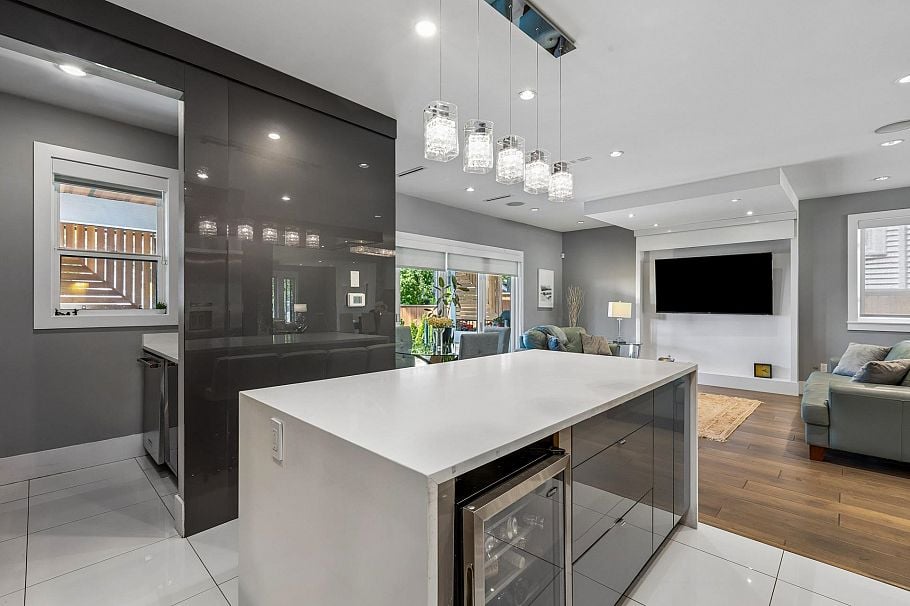 2553 Western Avenue North Vancouver, BC - 15
