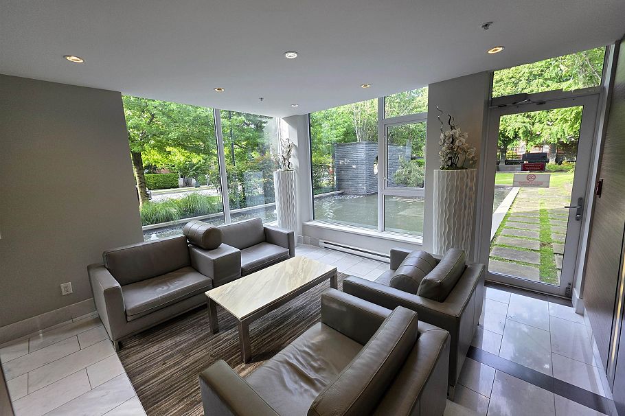 302 5868 Agronomy Road Vancouver, BC - 4