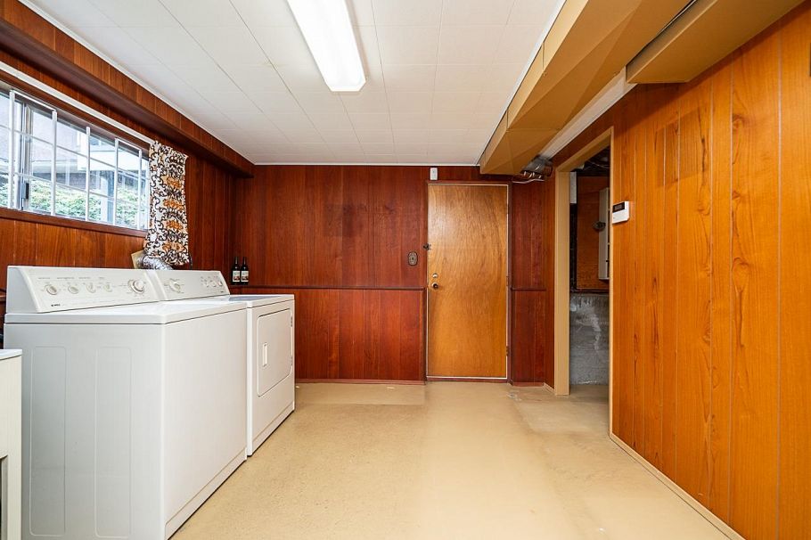 1634 Ross Road North Vancouver, BC - 23