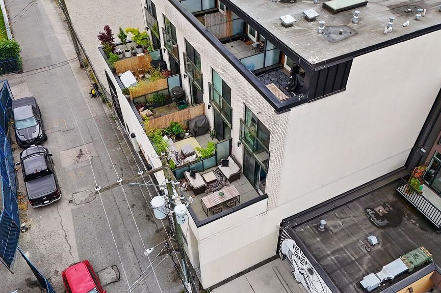 311 1647 E Pender Street Vancouver, BC - 15