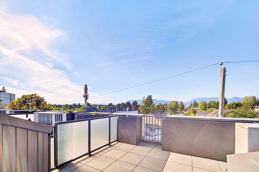675 W 30th Avenue Vancouver, BC - 20