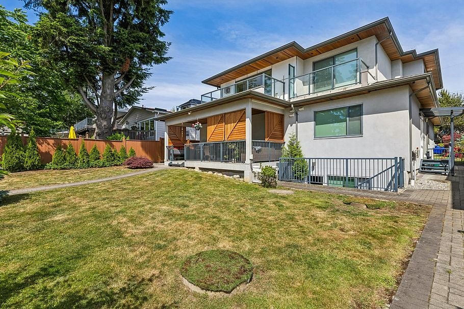 2553 Western Avenue North Vancouver, BC - 39