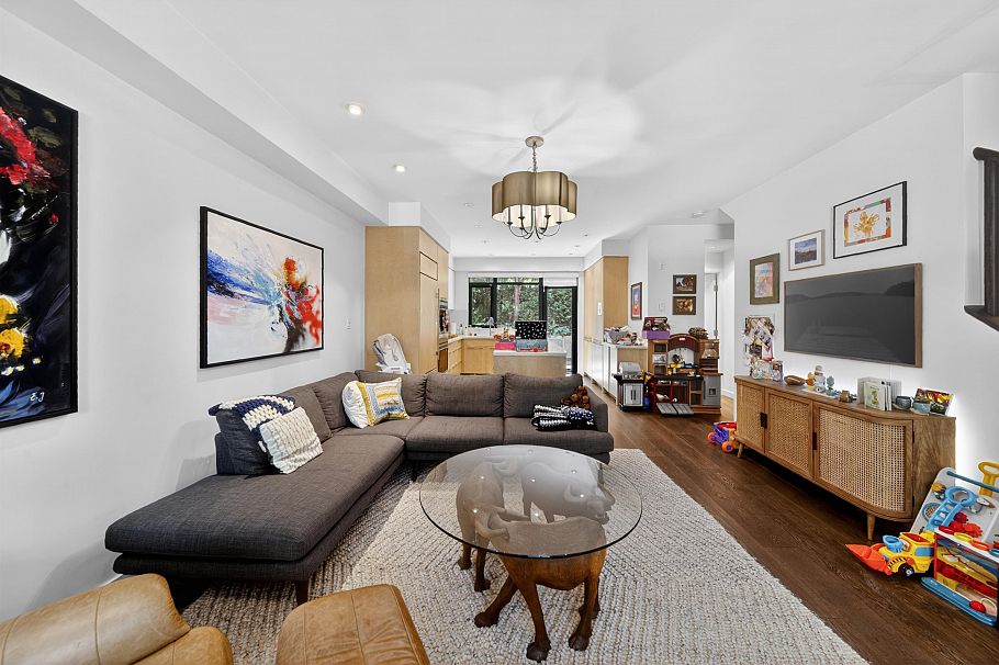1088 W 7th Avenue Vancouver, BC - 11