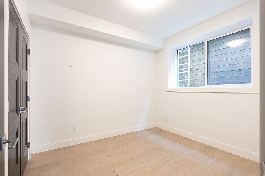 900 Hendry Avenue North Vancouver, BC - 35