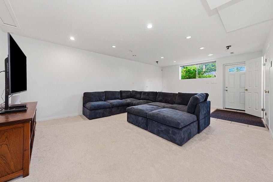 4150 Best Court North Vancouver, BC - 27
