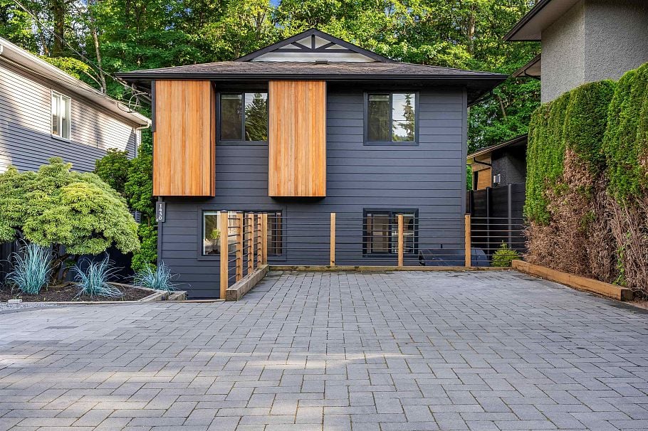 1430 Draycott Road North Vancouver, BC - 1