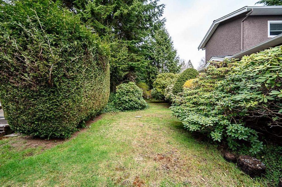 1634 Ross Road North Vancouver, BC - 26