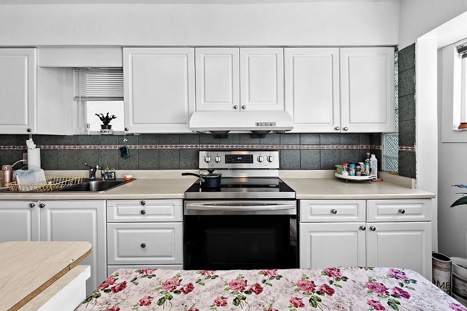 2514 E 27th Avenue Vancouver, BC - 9