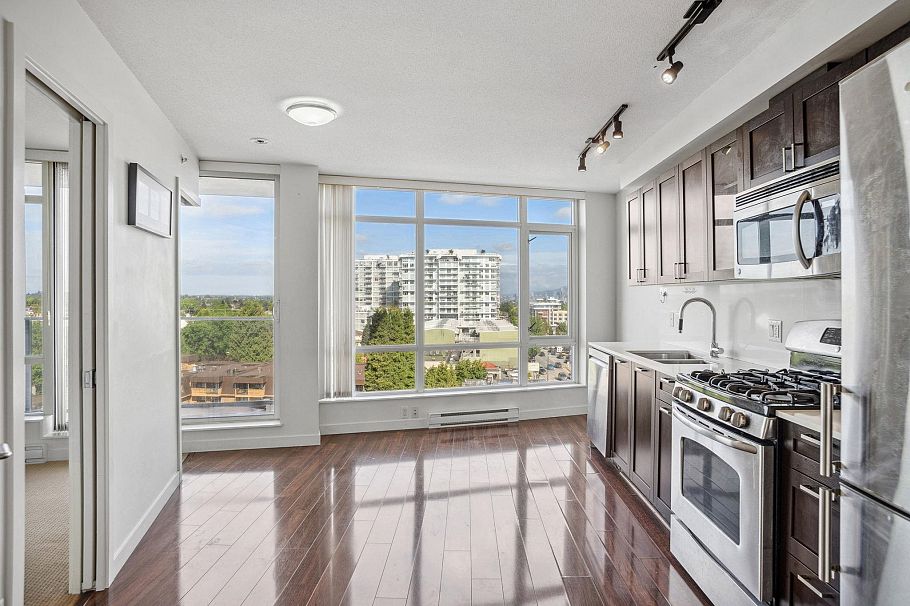 810 4815 Eldorado Mews Vancouver, BC - 1