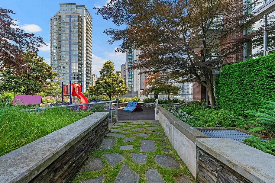 2504 565 Smithe Street Vancouver, BC - 35