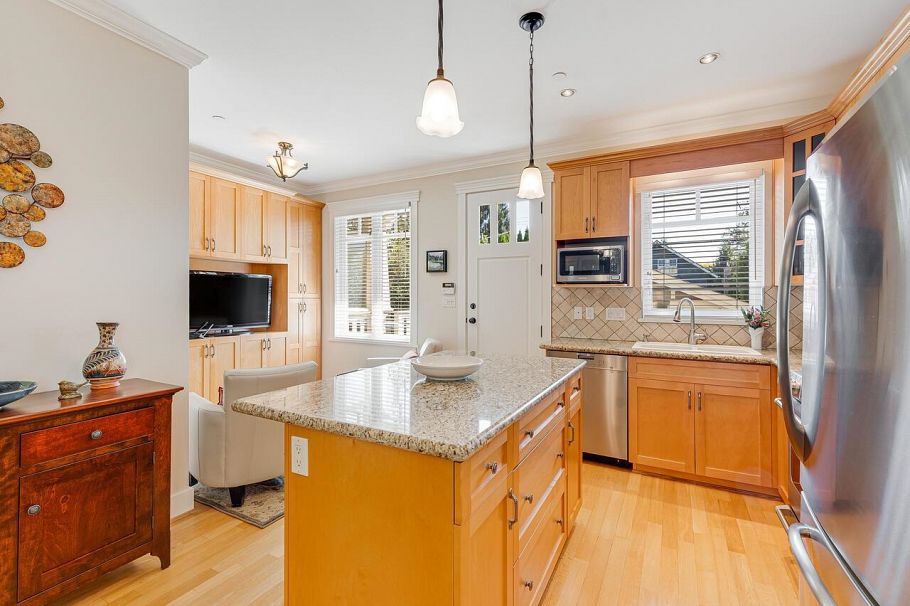 2144 E 4th Avenue Vancouver, BC - 11