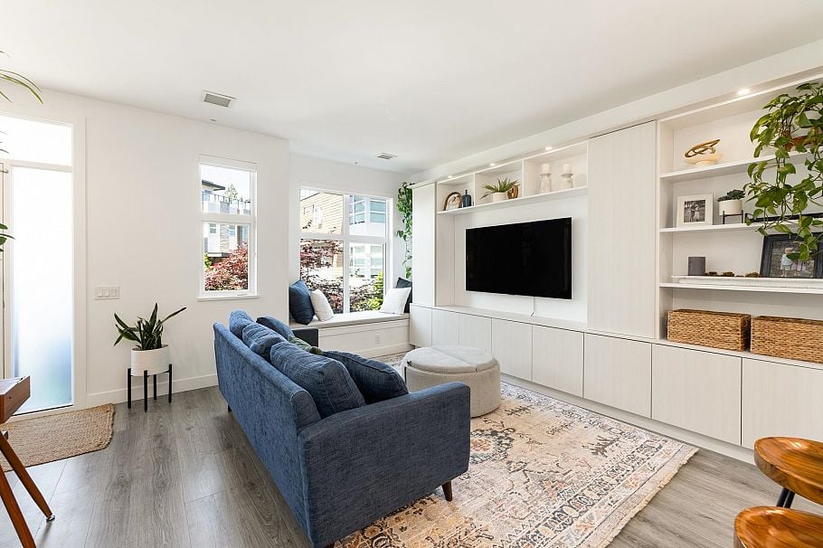 215 2060 Curling Road North Vancouver, BC - 7