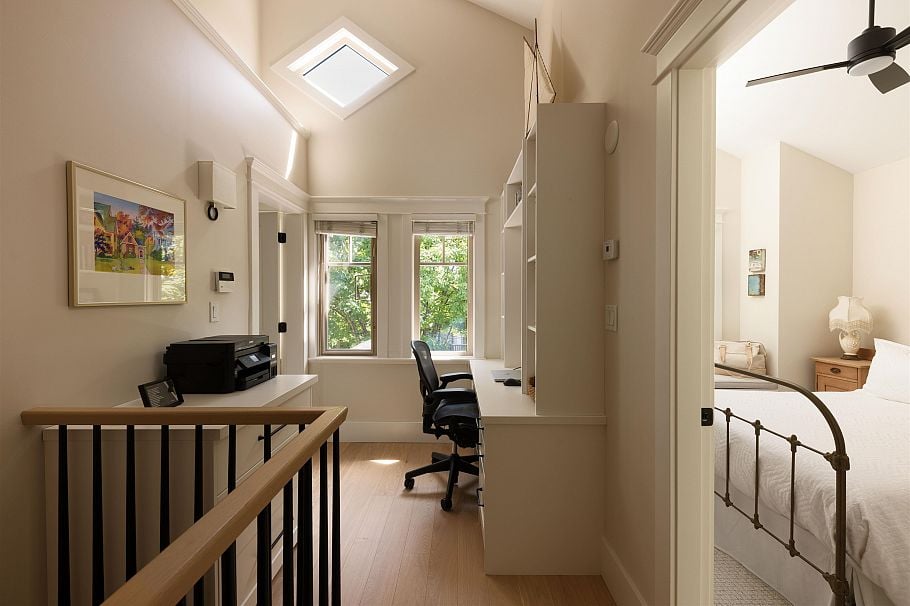 2515 W 6th Avenue Vancouver, BC - 18