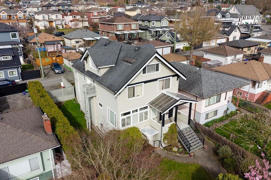 111 E 61st Avenue Vancouver, BC - 38
