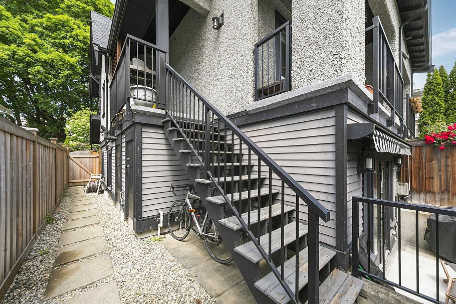 2436 W 8th Avenue Vancouver, BC - 36