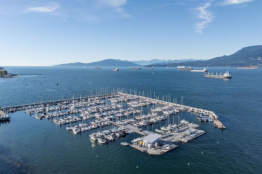 2515 W 6th Avenue Vancouver, BC - 32