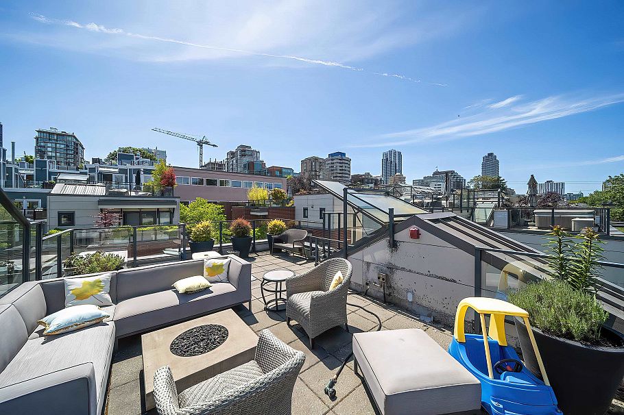 1088 W 7th Avenue Vancouver, BC - 30