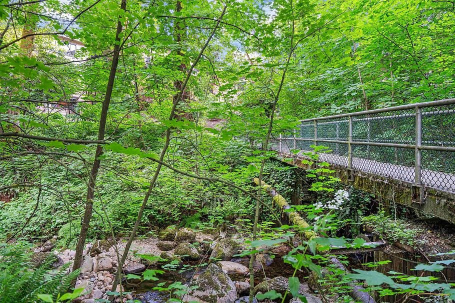 1430 Draycott Road North Vancouver, BC - 37