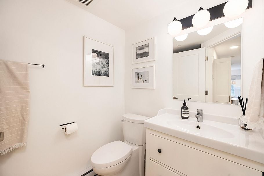 235 2565 W Broadway Vancouver, BC - 17