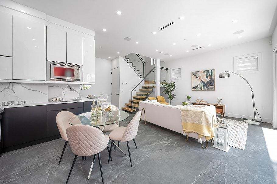1 2777 E 27th Avenue Vancouver, BC - 13