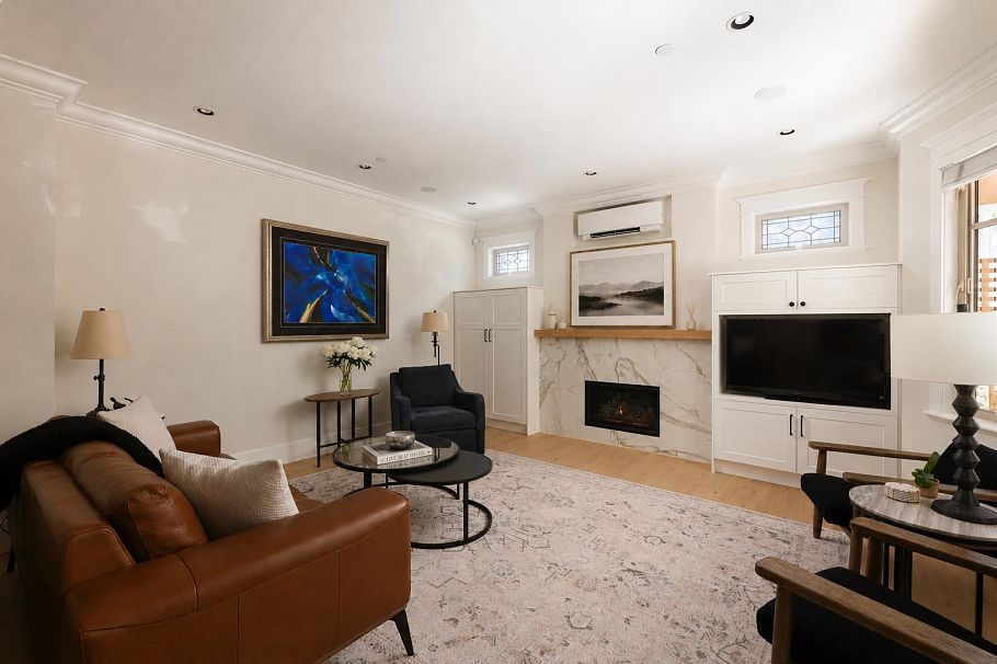 2515 W 6th Avenue Vancouver, BC - 4