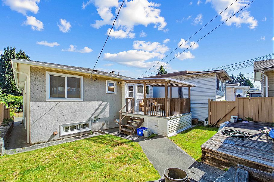 2514 E 27th Avenue Vancouver, BC - 29