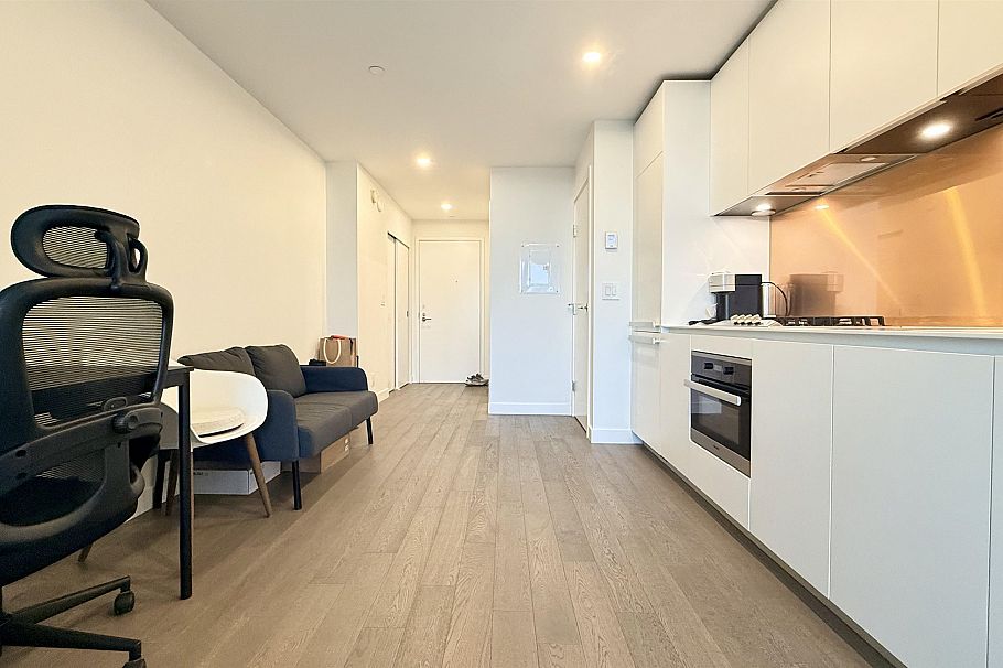 3908 1480 Howe Street Vancouver, BC - 4