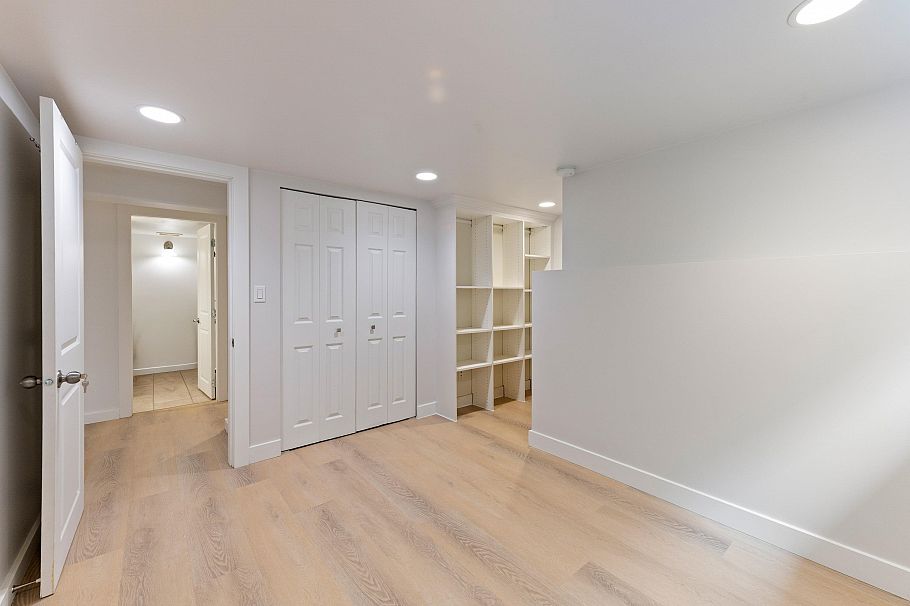 2744 W 10th Avenue Vancouver, BC - 19