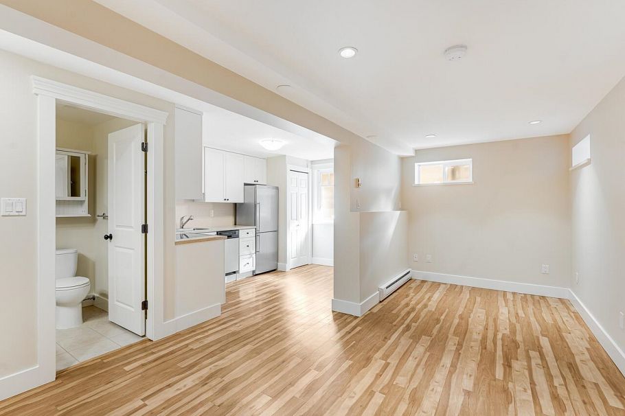 2144 E 4th Avenue Vancouver, BC - 25
