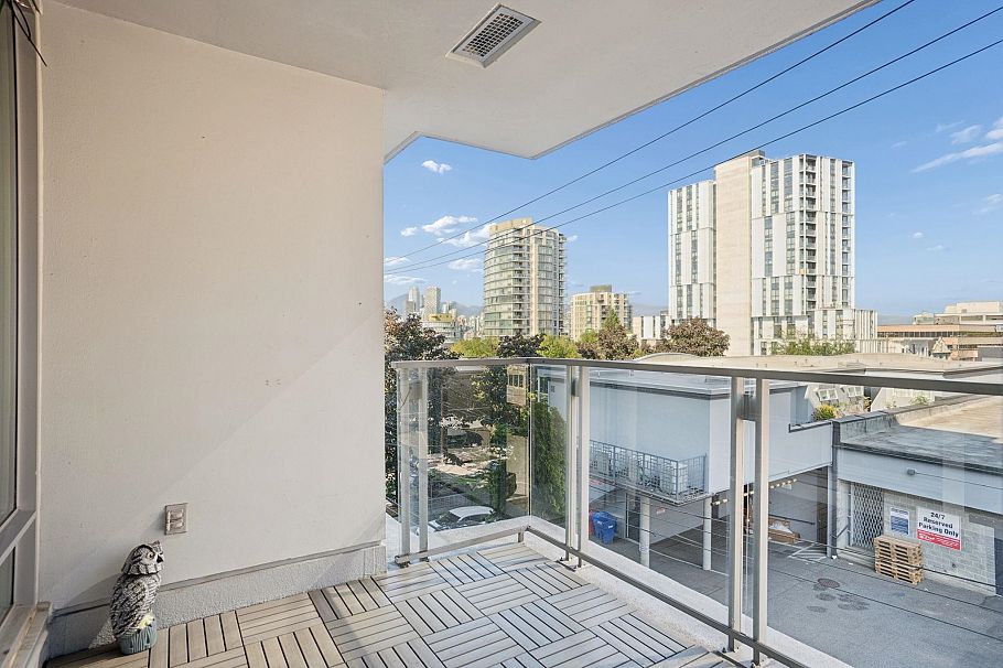 403 1530 W 8th Avenue Vancouver, BC - 16