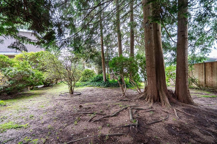 1634 Ross Road North Vancouver, BC - 31