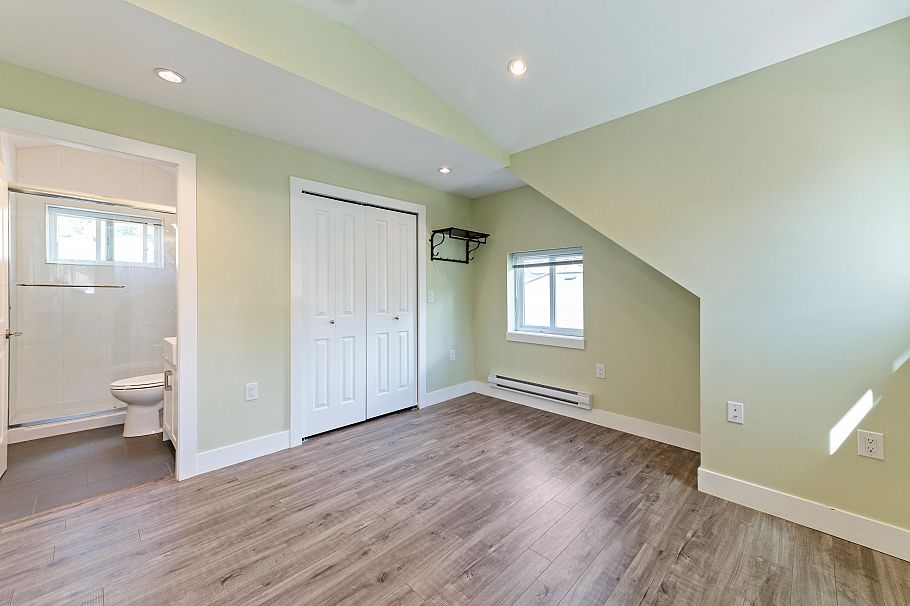 2744 W 10th Avenue Vancouver, BC - 27