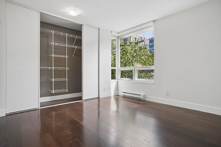 403 1530 W 8th Avenue Vancouver, BC - 8