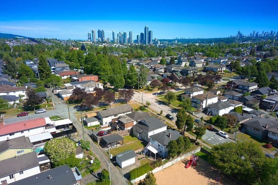 3081 E Georgia Street Vancouver, BC - 20