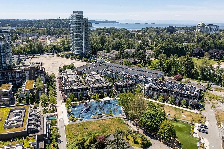 215 2060 Curling Road North Vancouver, BC - 35