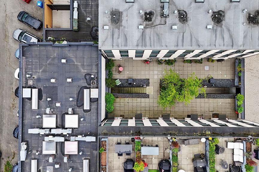 311 1647 E Pender Street Vancouver, BC - 35